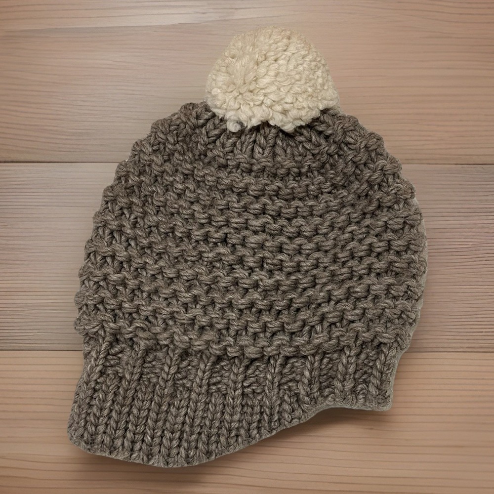 Raffaello Bettini Beanie Puff Ball Hat Made In Italy Grey Gray Crochet Style